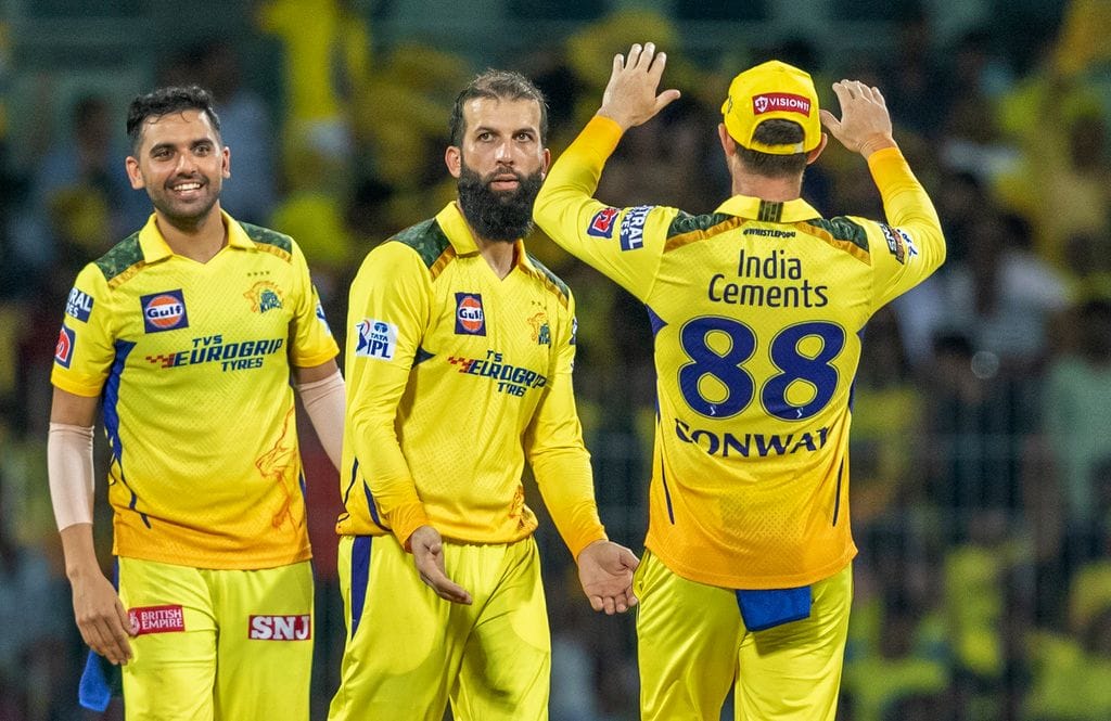 Sunil Gavaskar Recommends 'Measures' to Address CSK's Bowling Woes